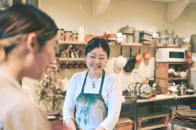 Kathy’s Kitchen店内の小川さん