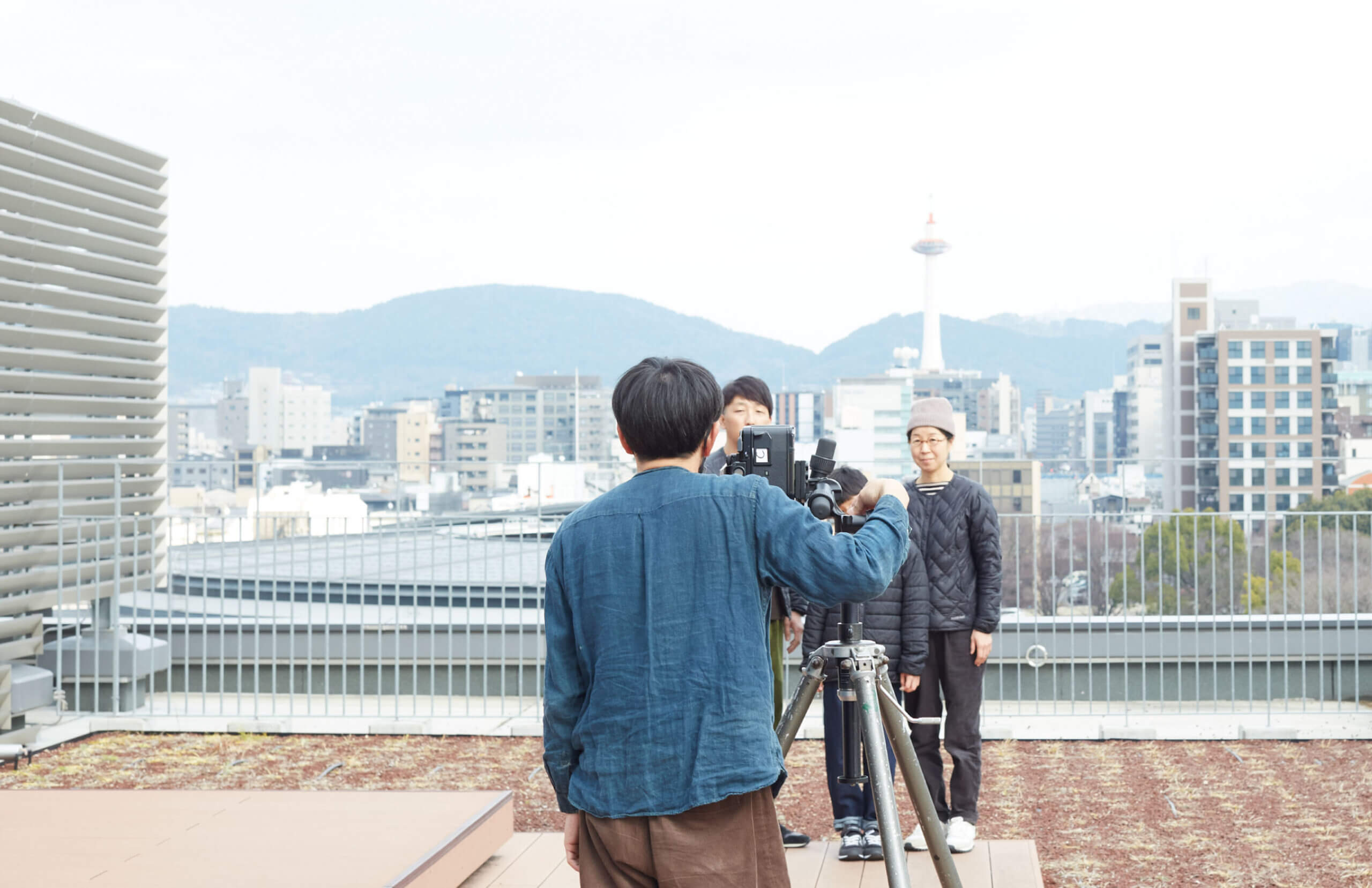 梅小路ポテル京都のRoofTopTerraceでのいとう写真館撮影会の様子の画像