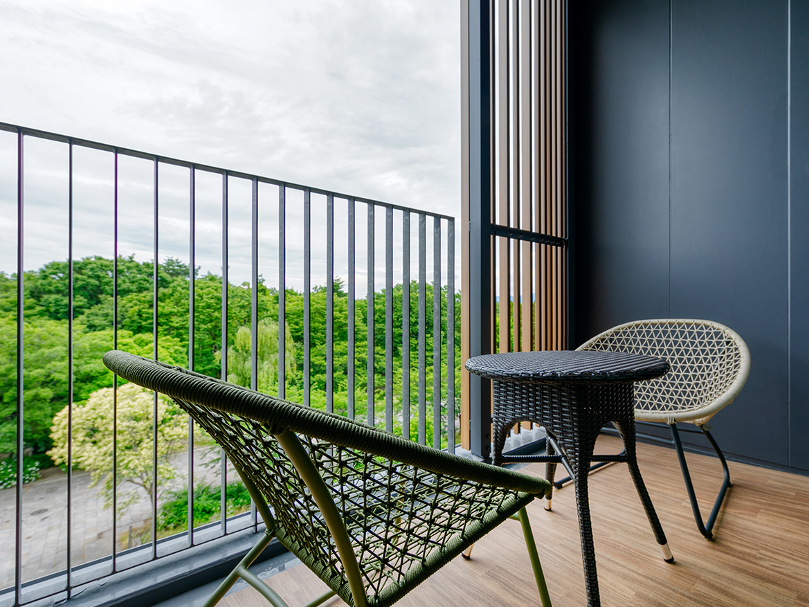 Garden Corner Twin
